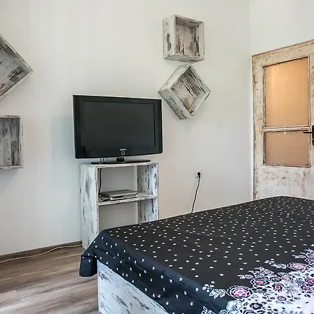 Charming One-bedroom * Varna