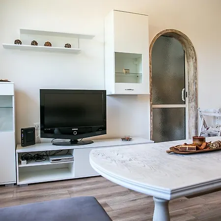 Apartamento Charming One-bedroom Varna